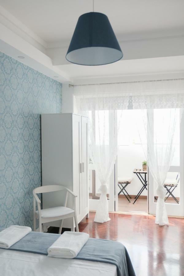 4u & Vii Airport Guest house Lisbon